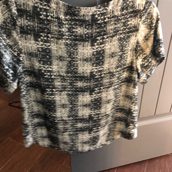 Short sleeve blouse